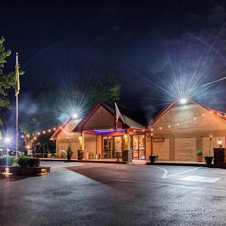 Inn Of The Dove Romantic Luxury & Business Suites Bensalem Exterior foto