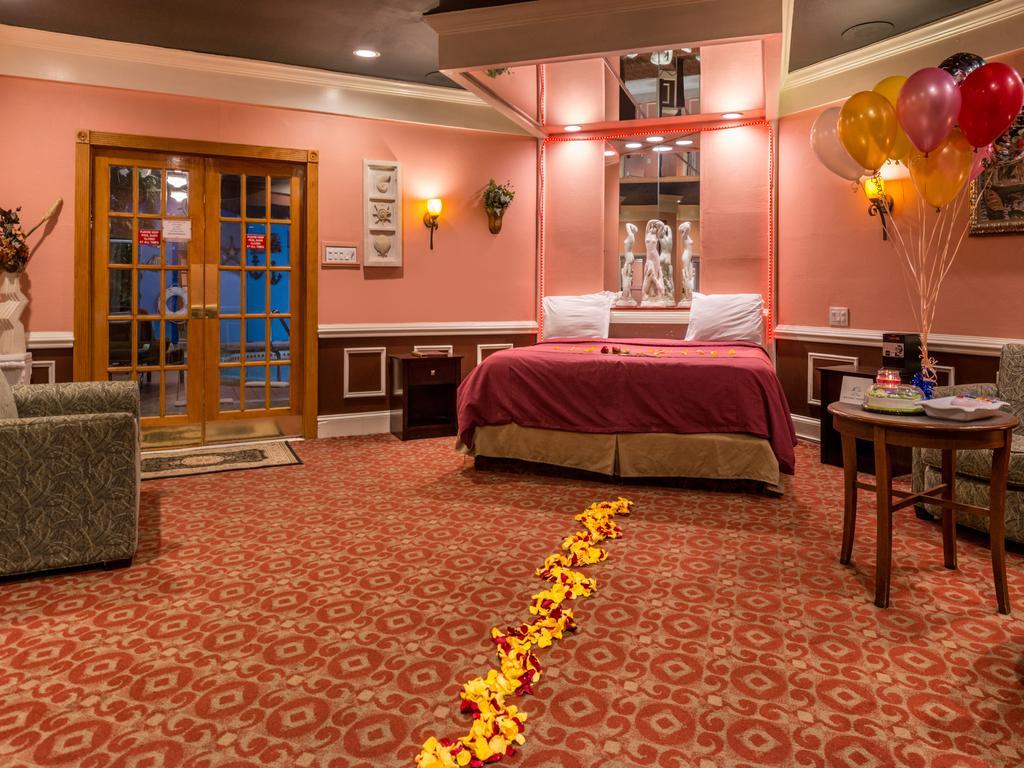 Inn Of The Dove Romantic Luxury & Business Suites Bensalem Exterior foto
