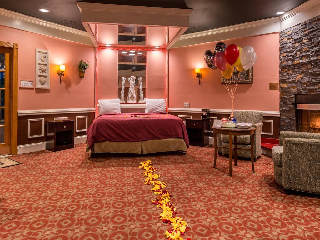 Inn Of The Dove Romantic Luxury & Business Suites Bensalem Exterior foto