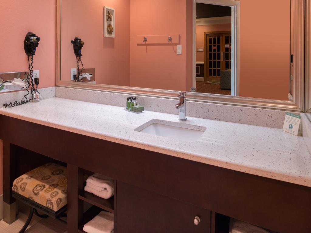 Inn Of The Dove Romantic Luxury & Business Suites Bensalem Exterior foto