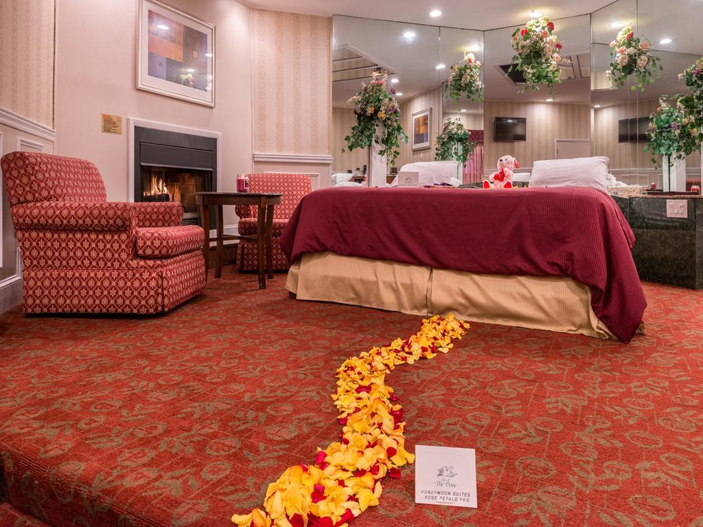 Inn Of The Dove Romantic Luxury & Business Suites Bensalem Exterior foto