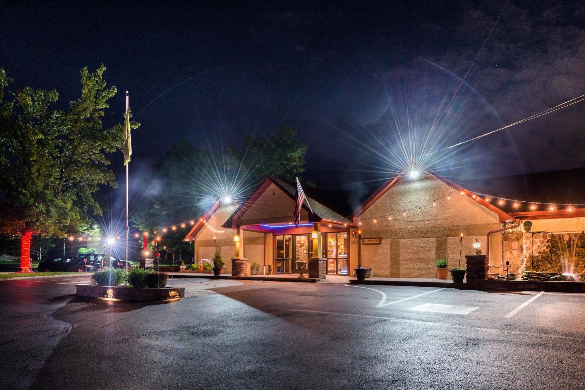 Inn Of The Dove Romantic Luxury & Business Suites Bensalem Exterior foto