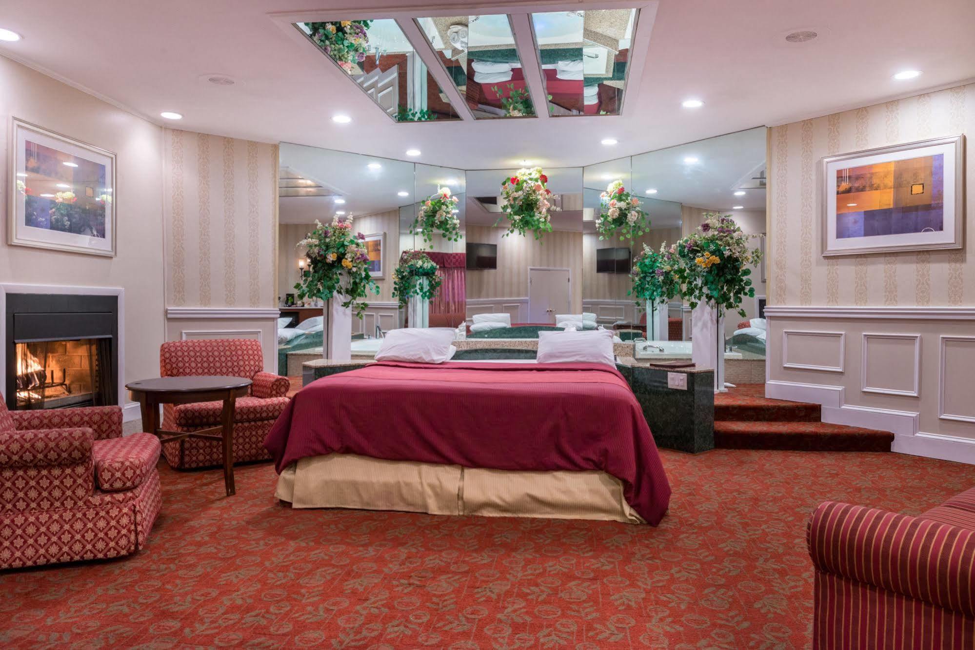 Inn Of The Dove Romantic Luxury & Business Suites Bensalem Exterior foto