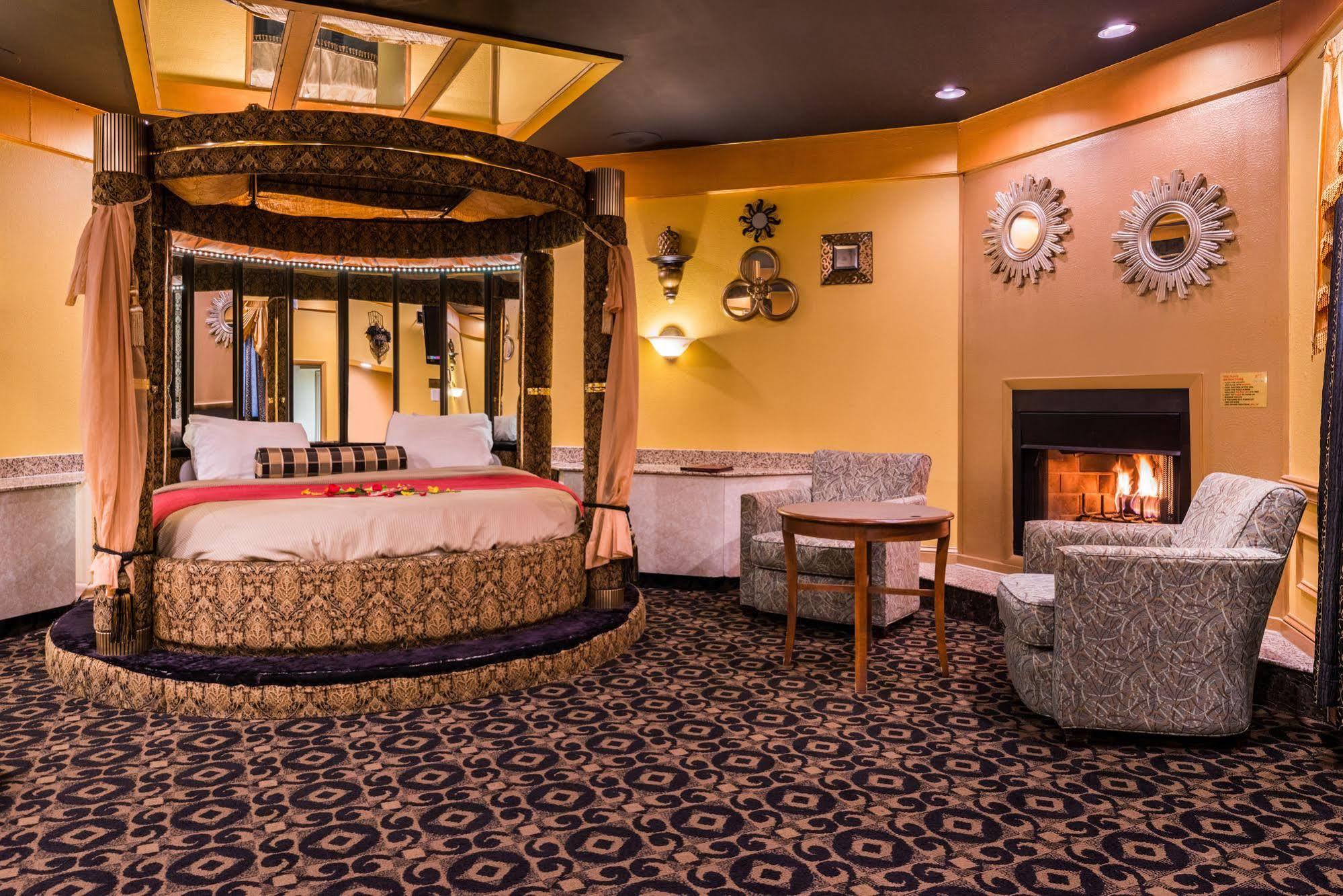 Inn Of The Dove Romantic Luxury & Business Suites Bensalem Exterior foto